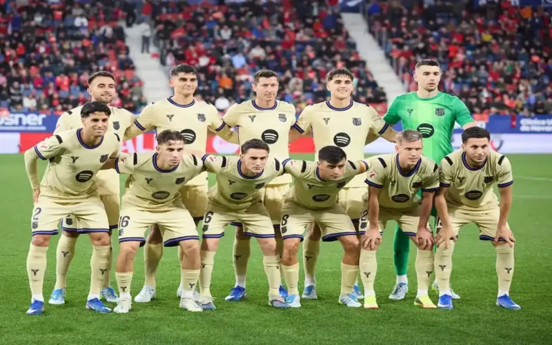 برشلونة يفتح الباب أمام رحيل لاعبه.. و3 وجهات تتنافس لضمه